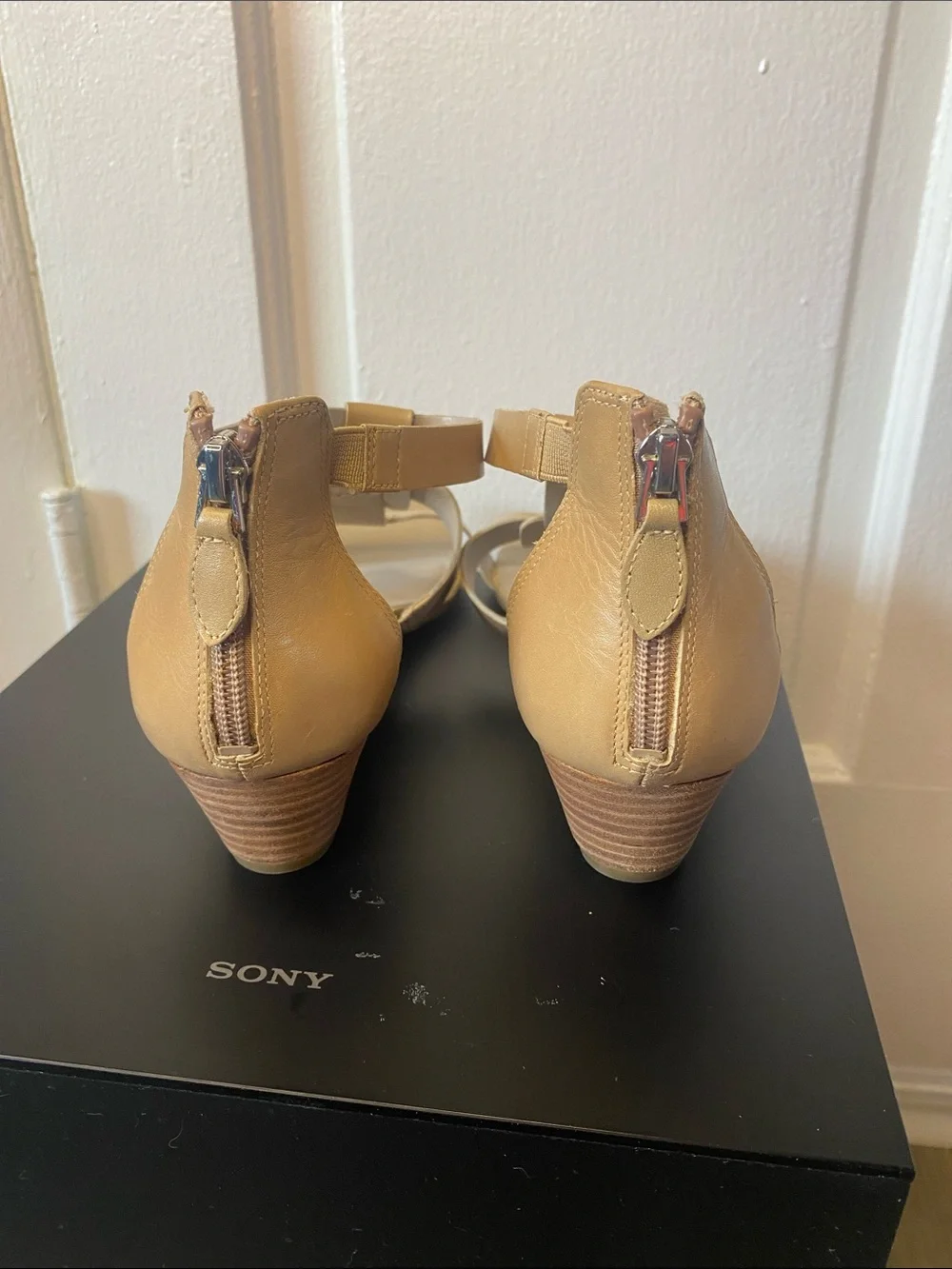 Franco‎ Sarto Beige Leather Strappy Wedge Sandals Ankle Strap Zipper 9